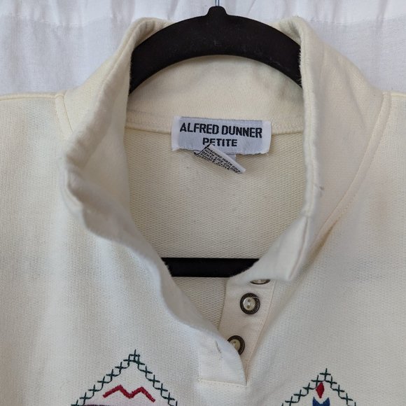 Vintage Winter Festive Cream Sweater Size Medium Petite - Picture 7 of 15